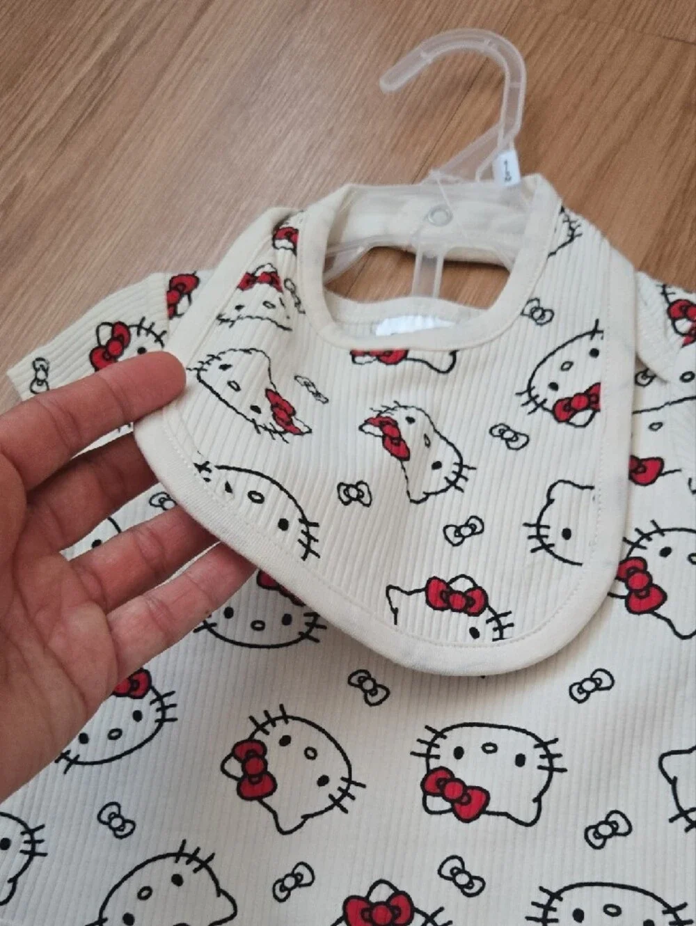 Hello Kitty Cream Set  with Red And Beigh Bow Print